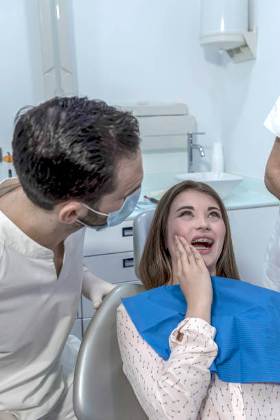 Best Emergency Tooth Extraction in Willow Oak, FL